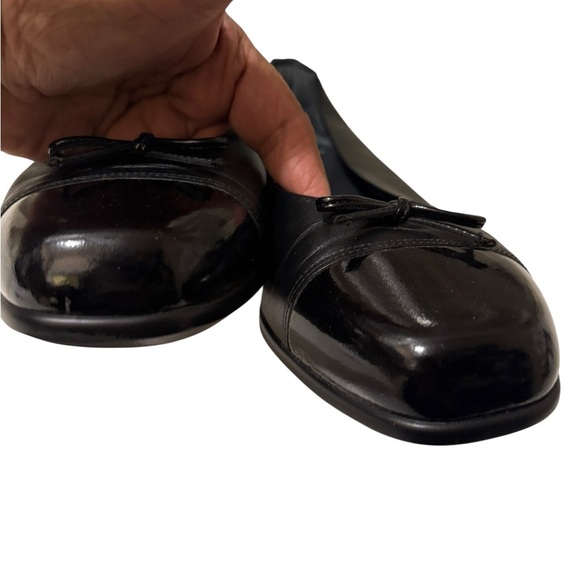 SAS Comfort Flats Sleek Design, a perfect choice for someone with a foot problem - Picture 10 of 13